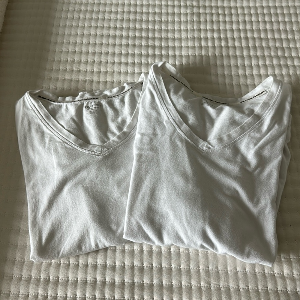CALVIN KLEIN Performance v- neck white tees(2)